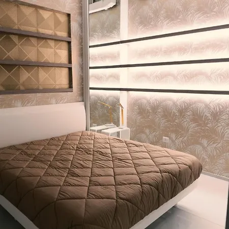 B&b-holiday Dama Couette-café